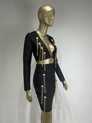 Top y falda de manga larga con elegantes y bonitos botones de cadena
