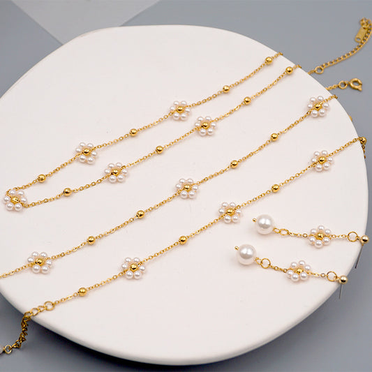 Perlas Radiantes: Collar de Titanio y Acero para Mujer, una Joya Elegante y Resistente