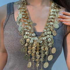 Exótica cadena de cintura con borlas y monedas de moda