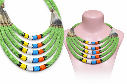 „Green Rhythm Statement“ Handgefertigte Glasperlenkette aus Ghana