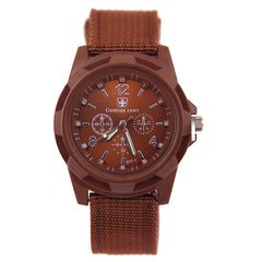 Reloj militar trenzado de nailon.