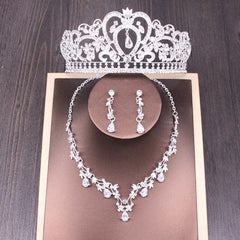 Set de Collar y Corona de Diamantes de Imitación para la Novia: Elegancia Radiante