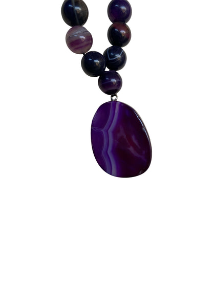 Edelstein-Kette mit violettem Achat-Anhänger – Ausdrucksstark & elegant (ca. 50 cm)