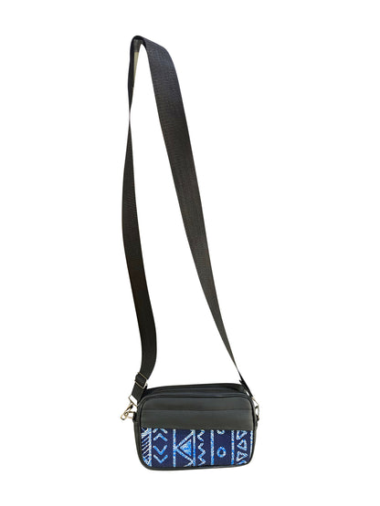 Handgefertigte Crossbody-Tasche aus Ghana Afro Muster in Blau Leder & Baumwolle Unisex Schultertasche 22 × 14 × 8 cm