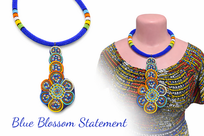 „Blue Blossom“ Handgefertigte Glasperlenkette aus Ghana