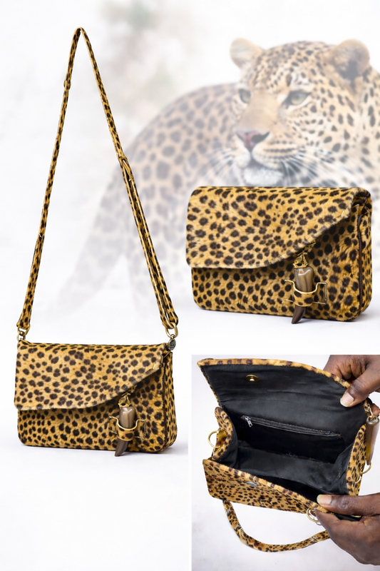 "Wild Elegance" Handgefertigte Leopardenfell-Tasche aus Ghana (Exklusives Unikat)