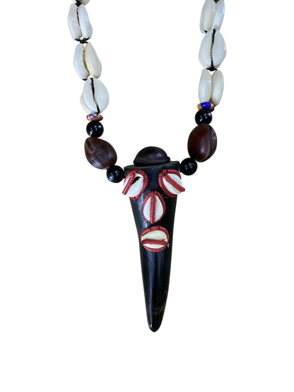 Handgefertigte Ghana-Kette mit Hornanhänger & Cowrie-Muscheln Traditionelles 40cm Kunsthandwerk