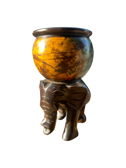 „Träger der Sonne“ – Elefantenfigur mit aufgesetzter Schale, Ossese-Holz (23×12 cm)