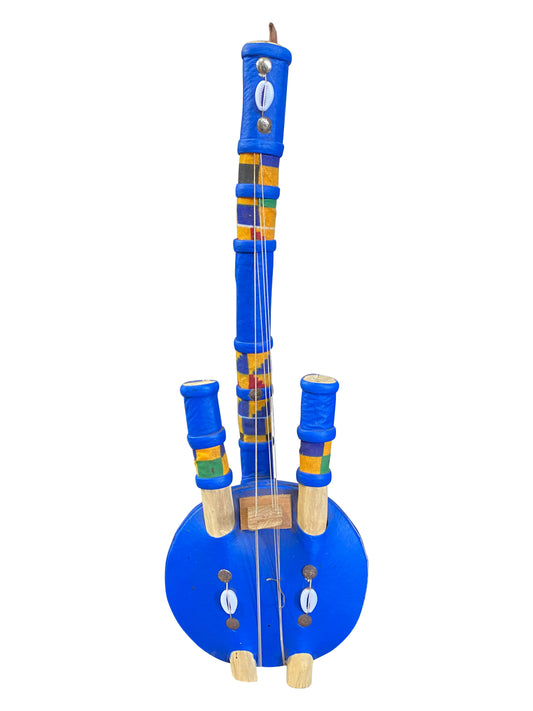 "Blue Resonance" Handgefertigtes westafrikanisches Saiteninstrument aus Ghana