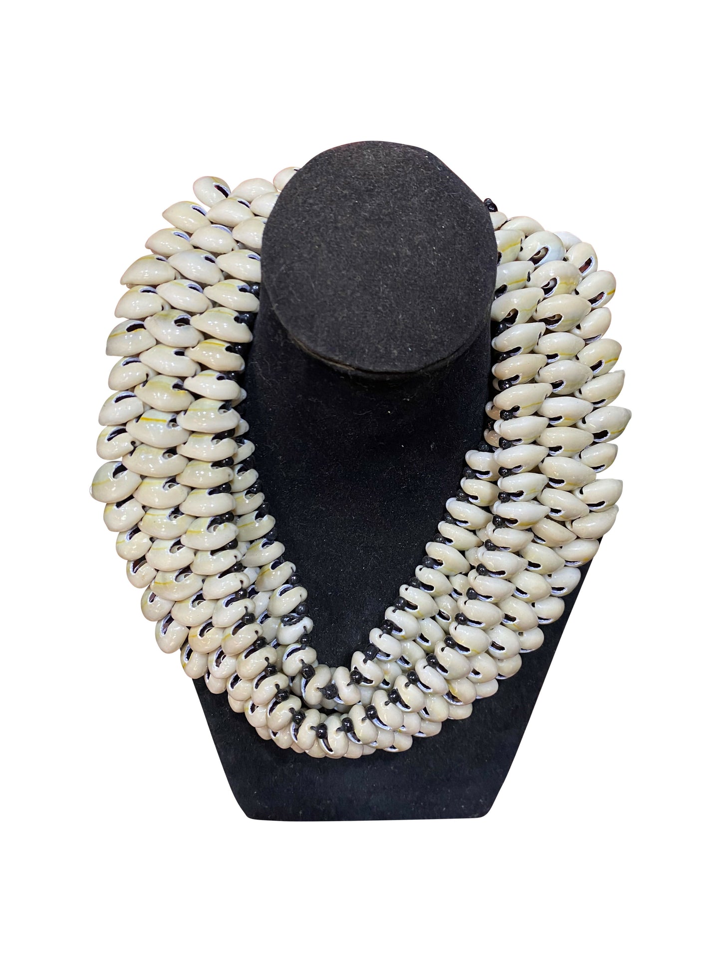 Royal Cowrie Shoulder Necklace – Große Muschelkette mit Schulterbedeckung | 60 x 24 cm | Handgefertigt in Ghana