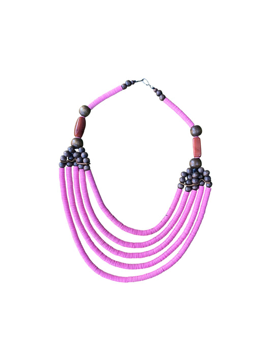 „Quiet Color Necklace“ Mehrlagige Kette mit sanften Farbakzenten