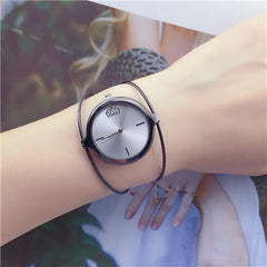 Encanto nostálgico para las jóvenes de hoy: Reloj retro para niña, redondo, con brazalete de alambre de acero único