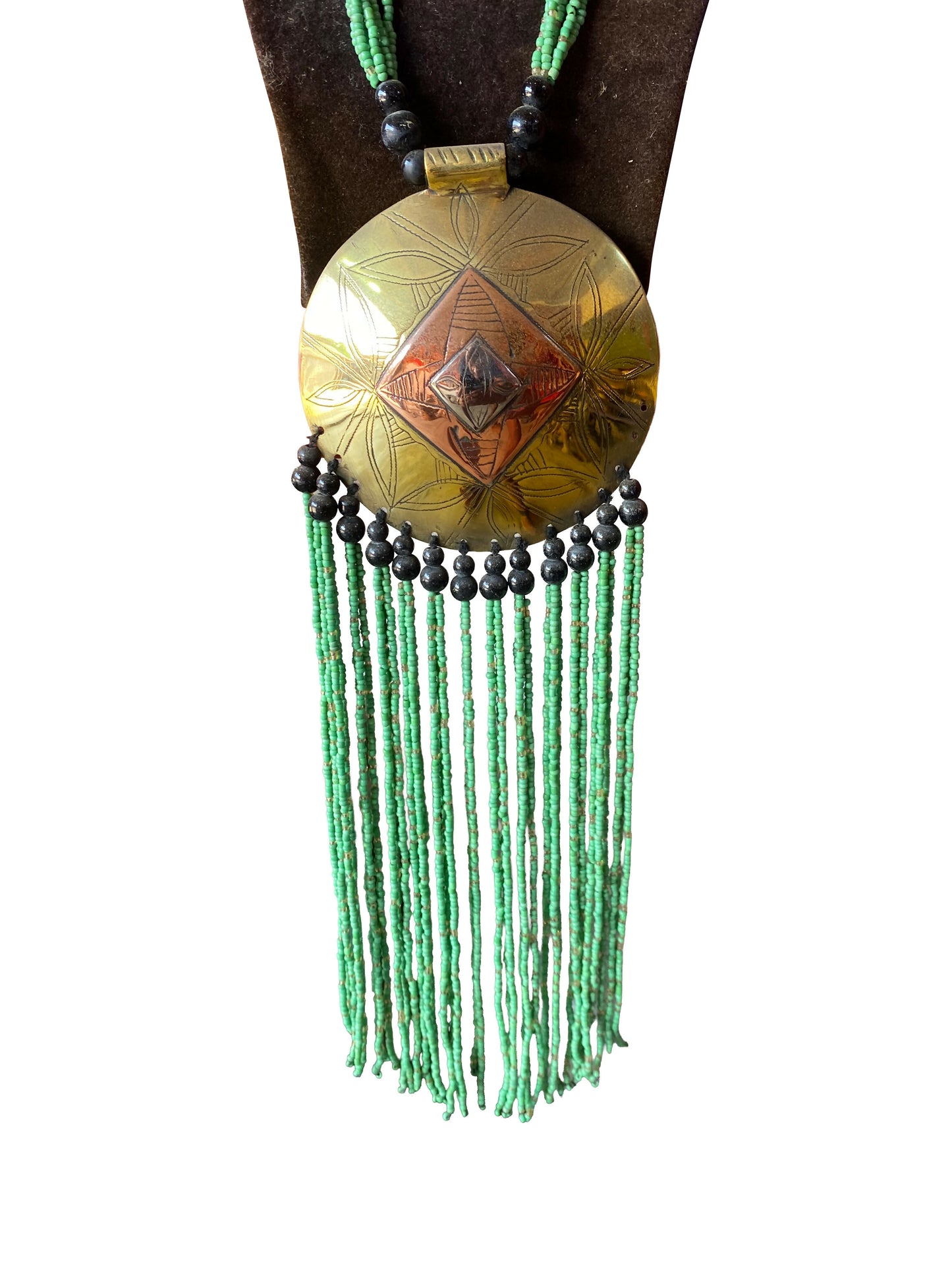 Perlenkette mit Fransen & rundem Bronze-Anhänger