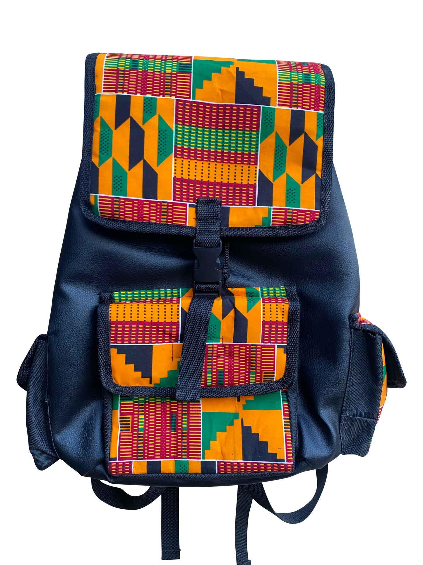 Sac à dos Kente Journey – Fait main en cuir et coton | 40 x 40 x 20 cm | Quand tradition et modernité se rencontrent
