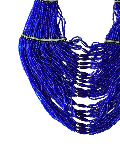 Architektonische Glasperlen Halskette – Intensives Blau mit rhythmischem Aufbau