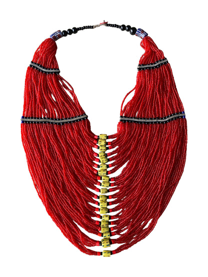 Auffälliges Collier aus Glas beads mit textiler Anmutung