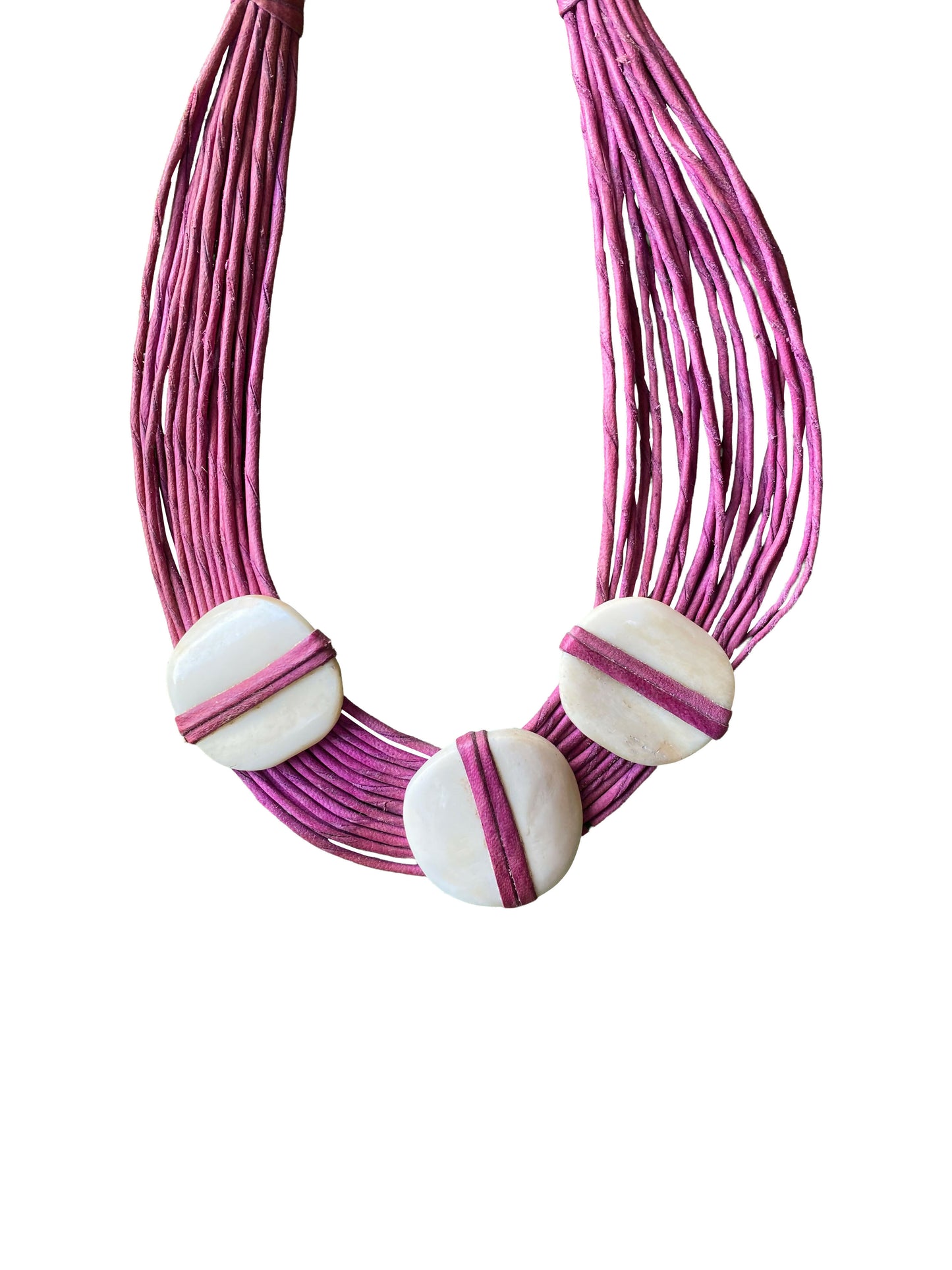 Authentic Craft – Handgearbeitete Knochen-Halskette mit Ziegenleder