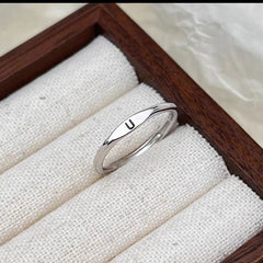 Anillo Personalizado con Diseño de Letras Único y Encantador