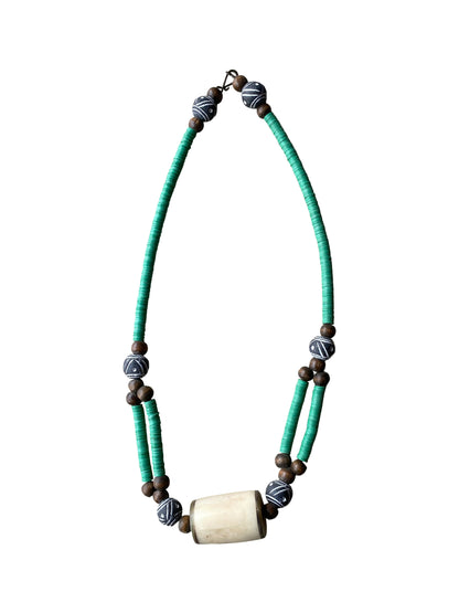 Exklusive Afro Heritage Halskette mit nachhaltigen Recycling Beads