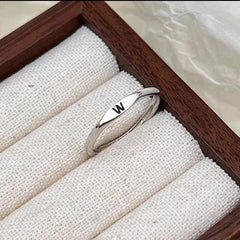 Anillo Personalizado con Diseño de Letras Único y Encantador