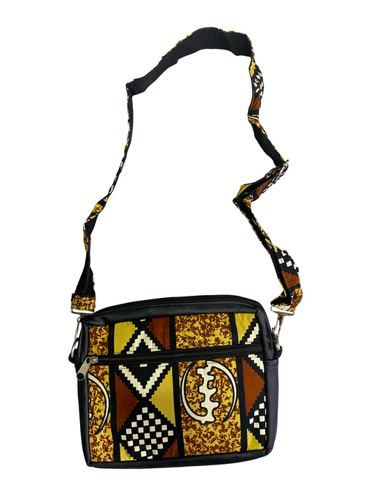 Handgefertigte Umhängetasche aus Ghana Traditionelles Adinkra-Muster in Ocker, Braun & Schwarz (29 × 30 × 5 cm)