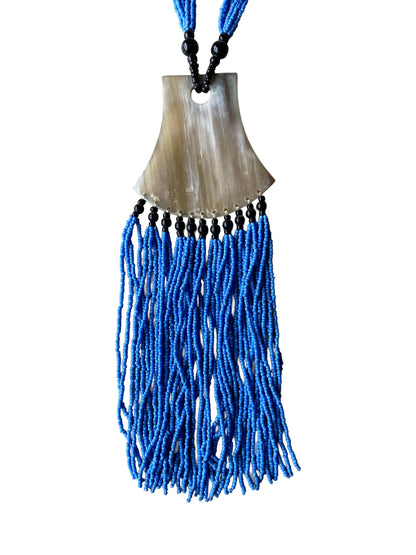 Handgearbeitete Fransen Halskette in intensivem Blau