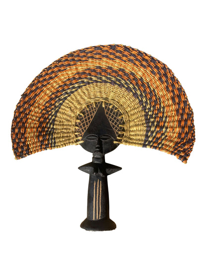 Gefächerte Form – Elefantengras-Fächer mit geschnitztem Hartholzgriff (36×34 cm), Ocker-Schwarz