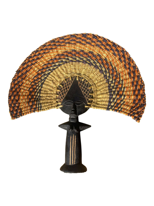 Gefächerte Form – Elefantengras-Fächer mit geschnitztem Hartholzgriff (36×34 cm), Ocker-Schwarz