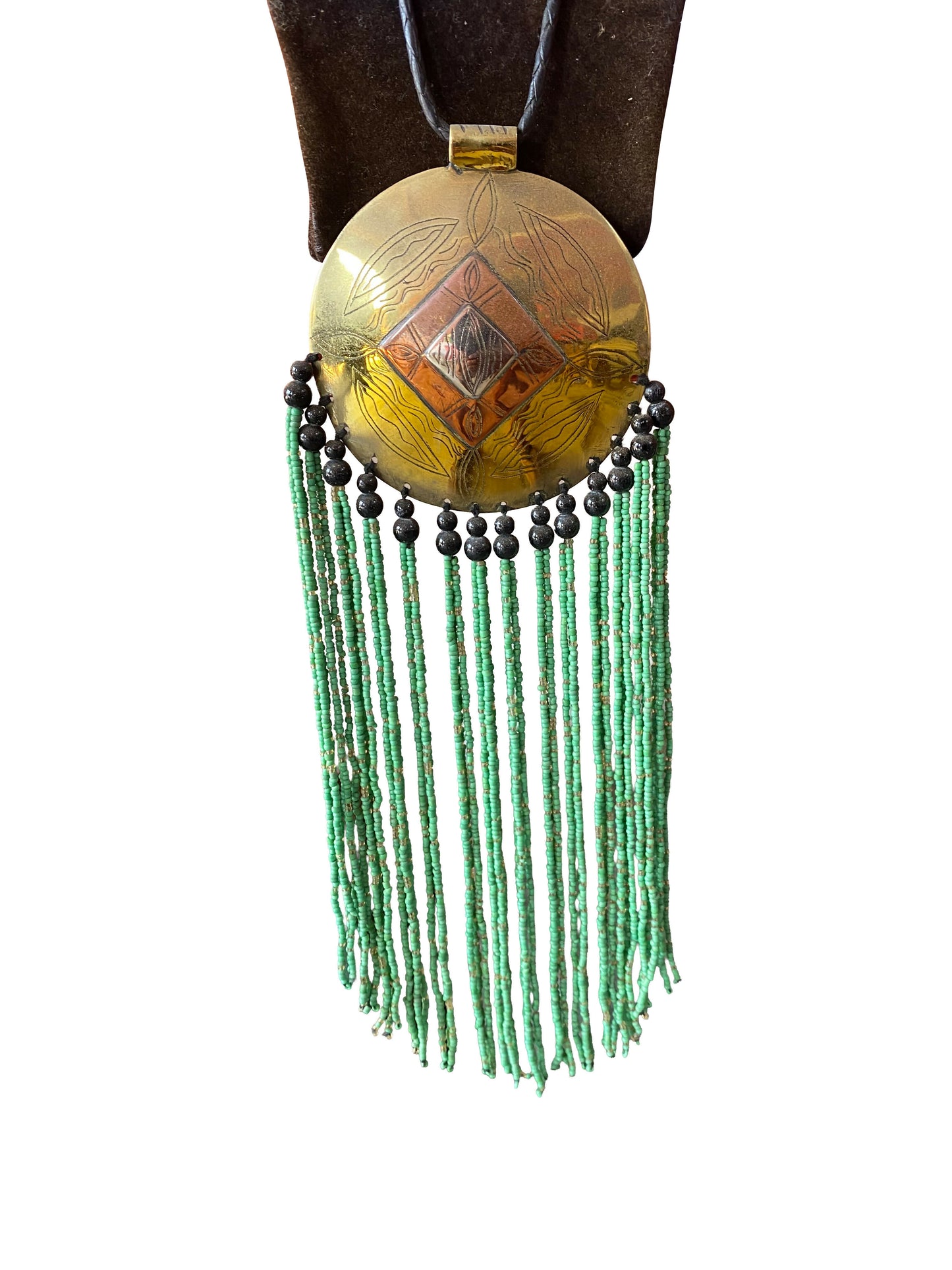 Statement-Kette mit Bronze-Medaillon und grüner Perlenfranse