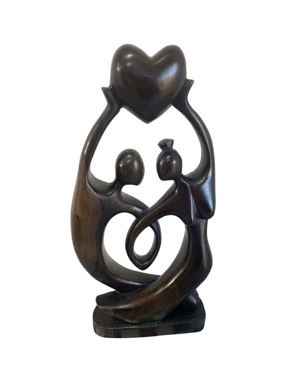 Gemeinsamer Weg – Holzskulptur eines liebenden Paares aus massivem Hartholz (42×20×6 cm)