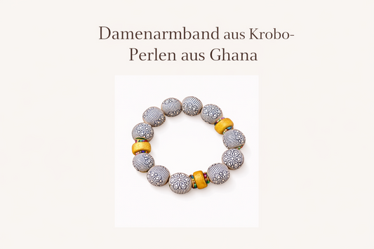 "Golden Harmony" Handgefertigtes Damenarmband aus Krobo-Perlen aus Ghana