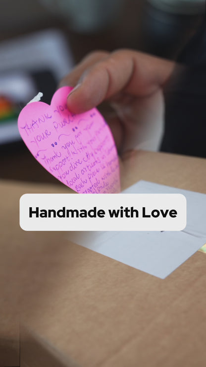 "NEVER GIVE UP" EBONY KENTE WALL ART Handgefertigte Wanddekoration aus Ebenholz und Kente-Stoff