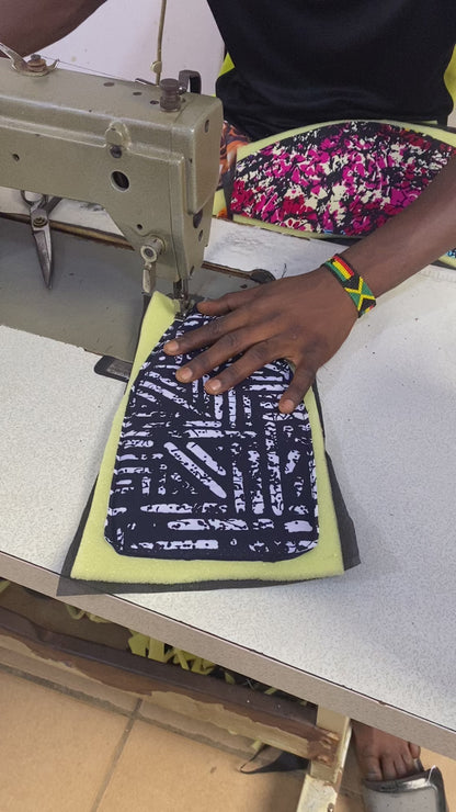 Portefeuille Kente fait main du Ghana. Motif africain coloré.