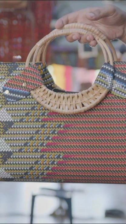 „Sonnenkraft“ Exklusives Taschen- und Fächer-Set in Handarbeit aus Ghana | Baumwolle und Leder | 35 x 33 x 15 cm