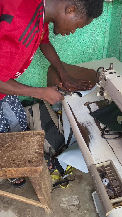 Sac à dos Green Continent, design élégant et fait main au Ghana