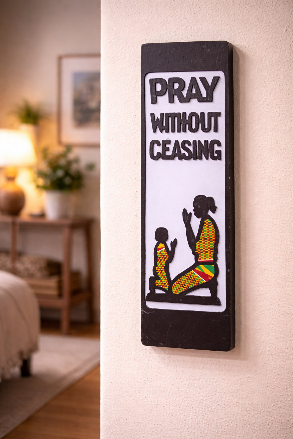 PRAY WITHOUT CEASING Handgefertigte Wandkunst aus Ghana auf Ebenholz