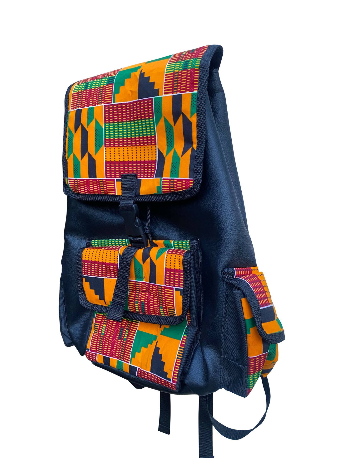 Sac à dos Kente Journey – Fait main en cuir et coton | 40 x 40 x 20 cm | Quand tradition et modernité se rencontrent
