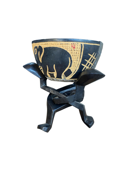 Tradition & Form – Handgeschnitzter Behälter mit Ständer aus Ossese-Holz | Kunst & Funktion in einem (20 × 22 × 11 cm)